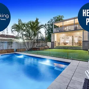 Manly Oasis, 5bd, 3 King Bd,pool Holiday home